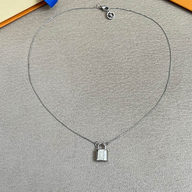 LV Necklace 11yxx78 (4)