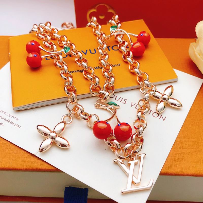 LV Necklace 11yxx79 (12)