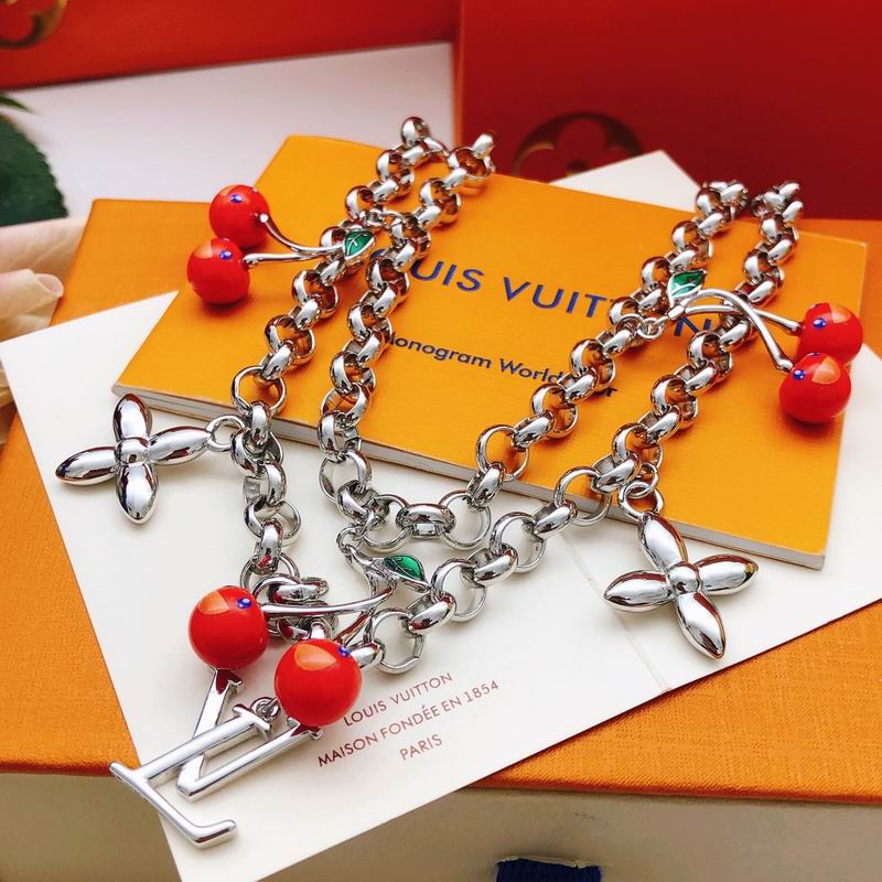 LV Necklace 11yxx79 (3)