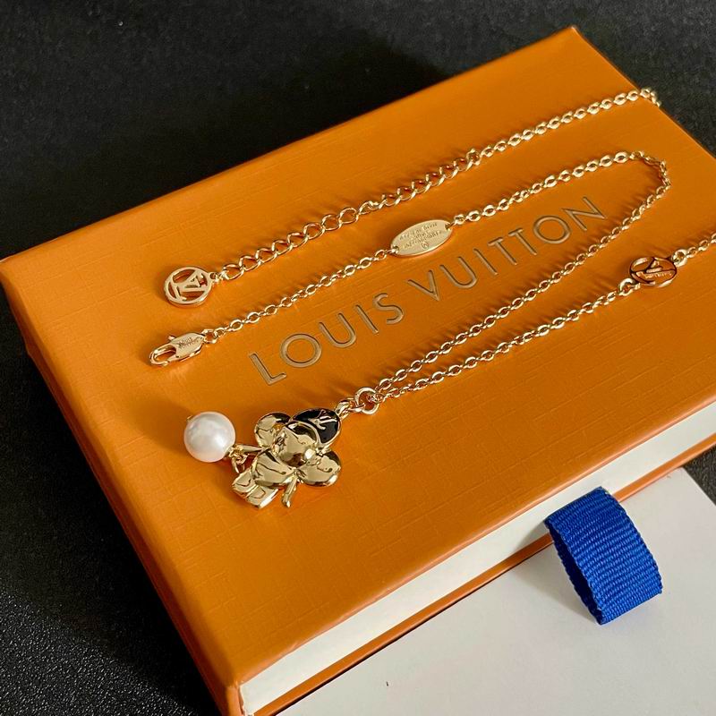 LV Necklace 11yxx81 (6)
