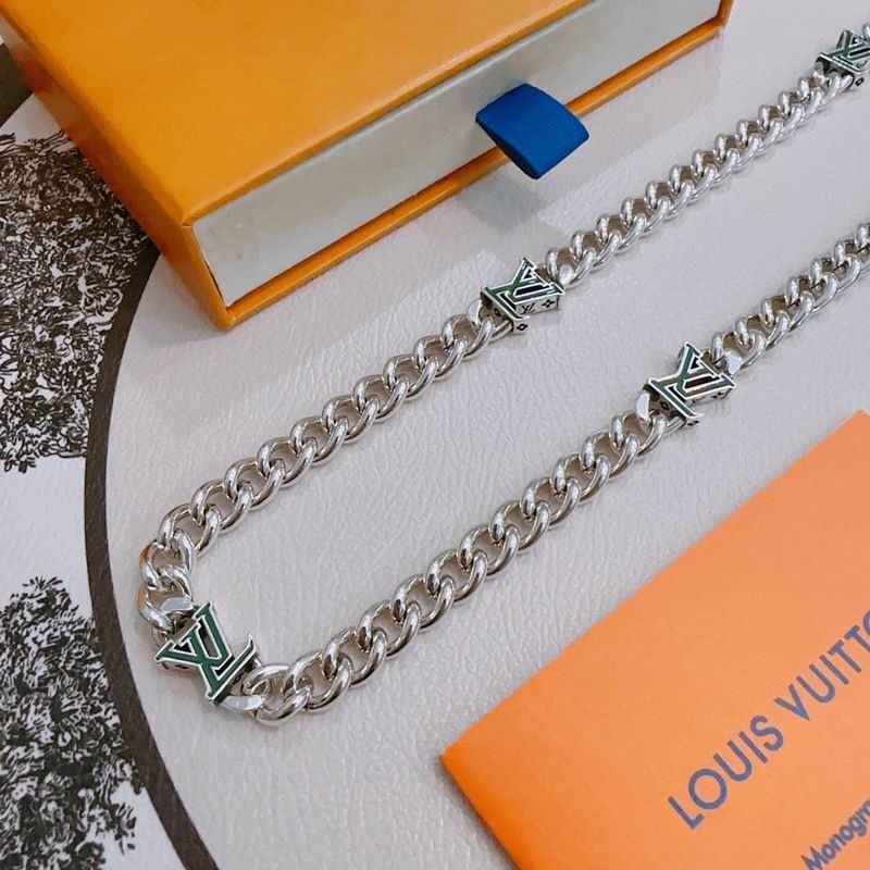 LV Necklace 11yxx85 (4)