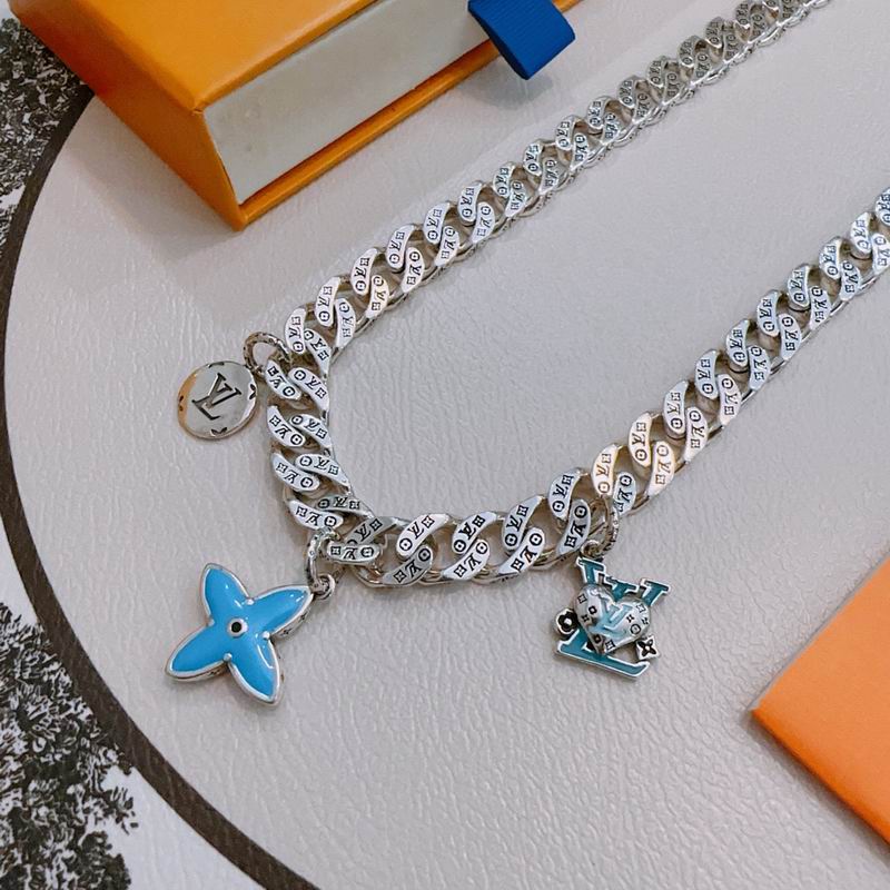 LV Necklace 11yxx86 (2)