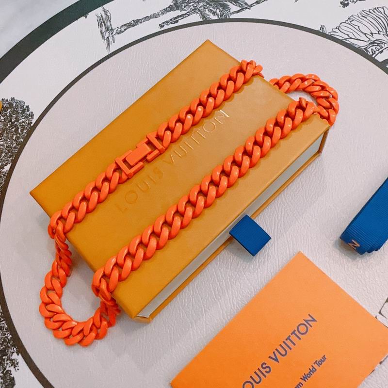 LV Necklace 11yxx87 (2)