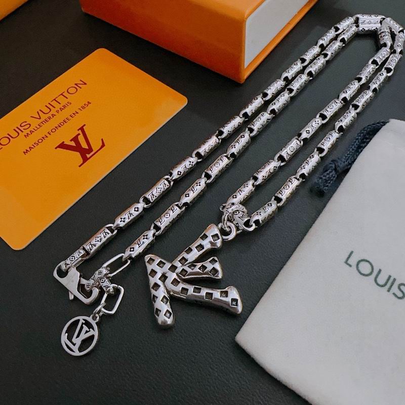 LV Necklace 11yxx92 (4)