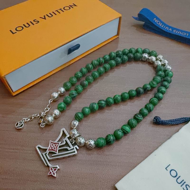 LV Necklace 12yxx150 (1)