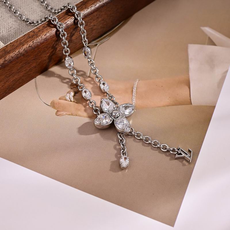 LV Necklace 12yxx153 (3)