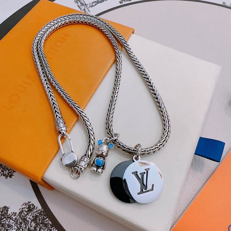 LV Necklace 12yxx155 (1)