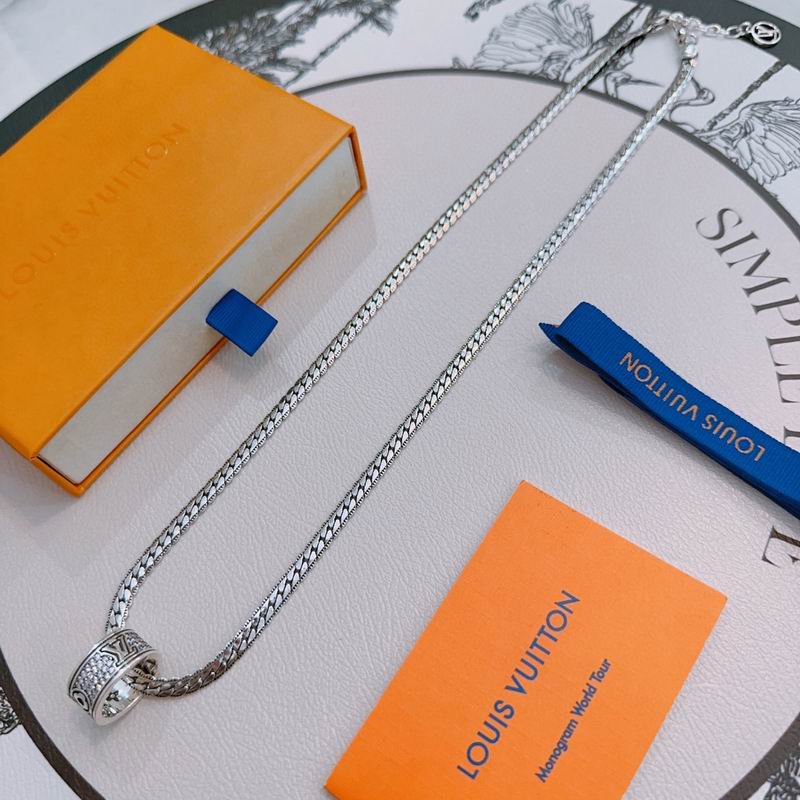 LV Necklace 12yxx157 (2)