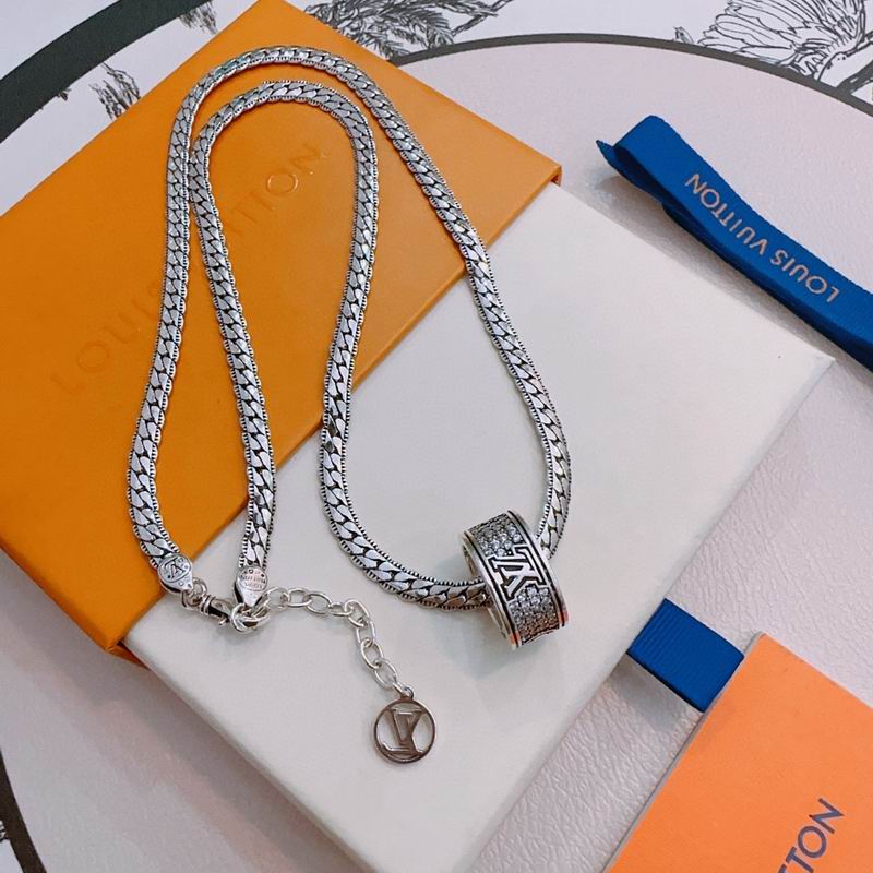 LV Necklace 12yxx157 (3)