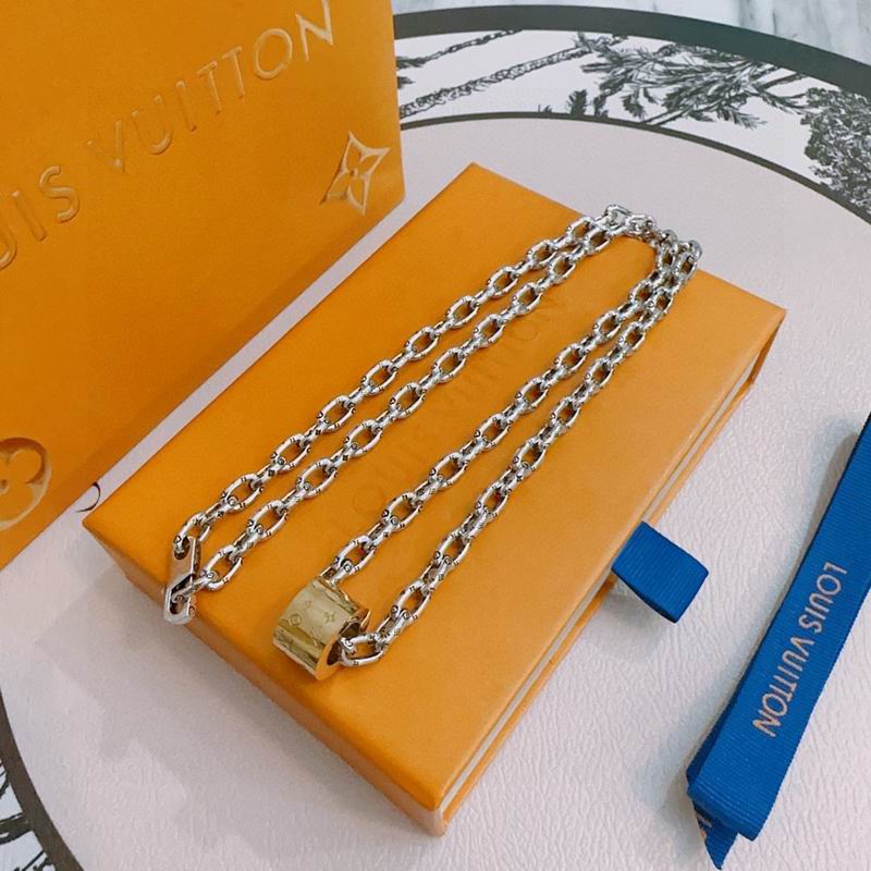 LV Necklace 12yxx171 (1)