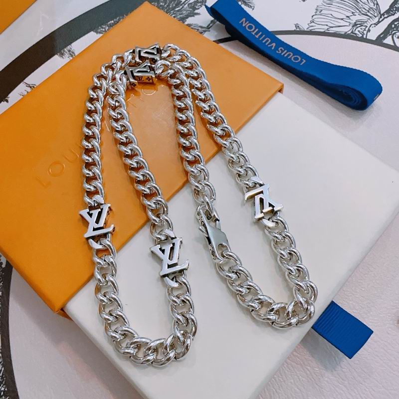LV Necklace 12yxx184 (3)