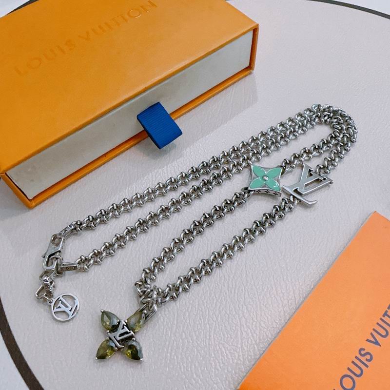 LV Necklace 12yxx189 (1)