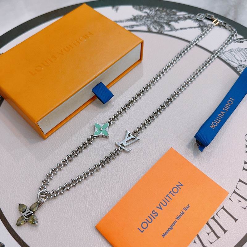 LV Necklace 12yxx189 (2)