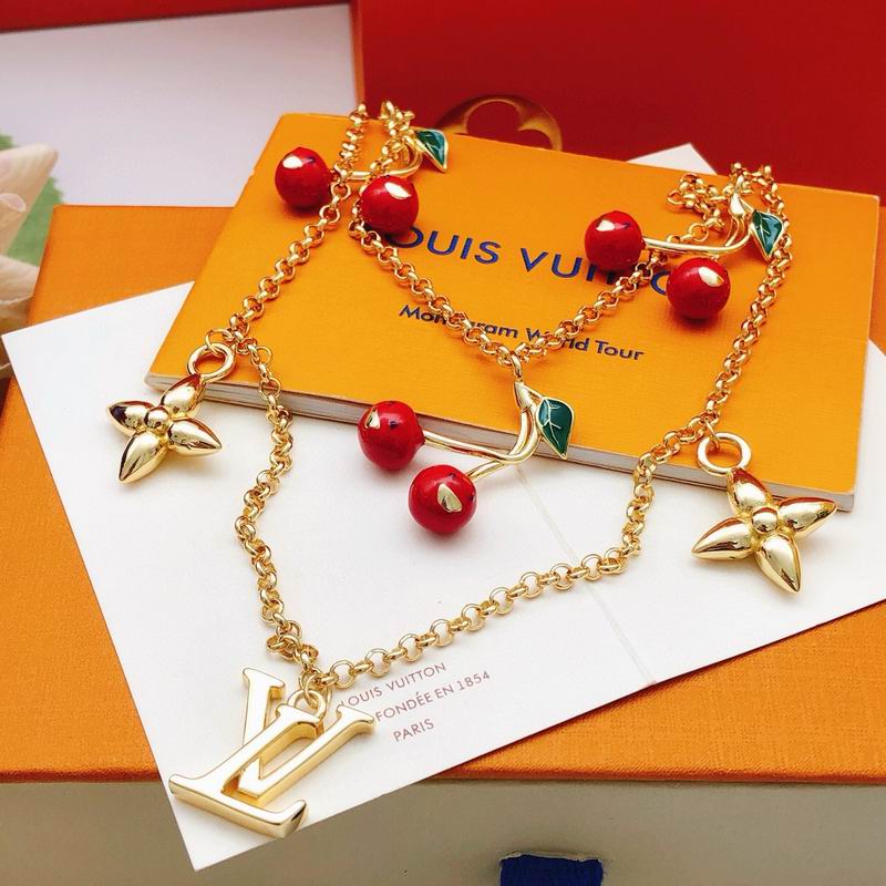 LV Necklace 12yxx196 (2)