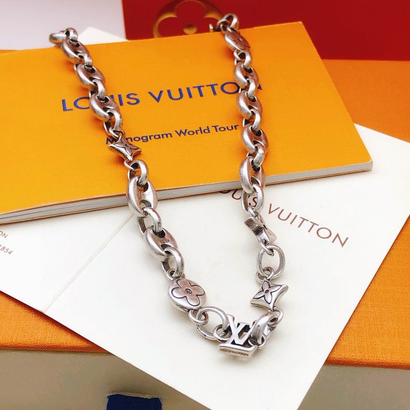 LV Necklace 12yxx198 (2)