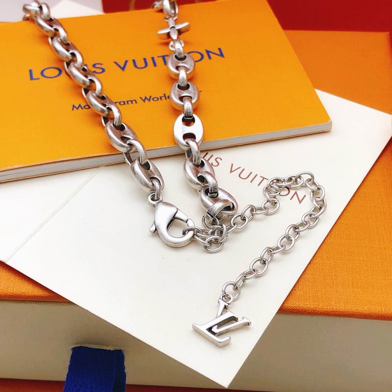 LV Necklace 12yxx198 (3)