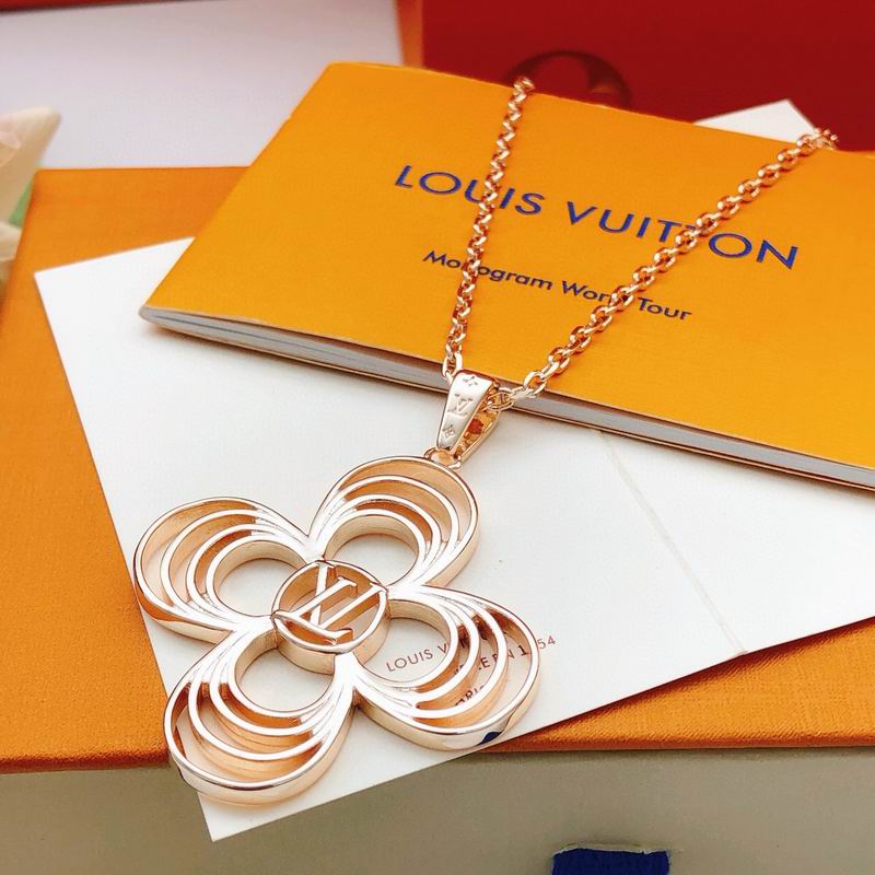 LV Necklace 12yxx200 (1)