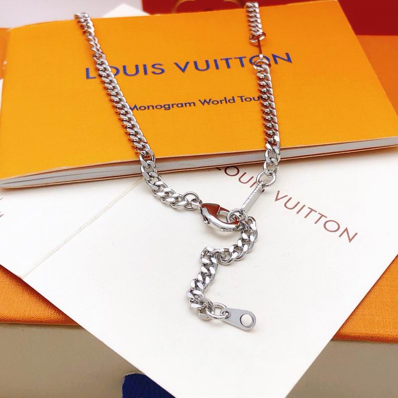 LV Necklace 12yxx201 (2)