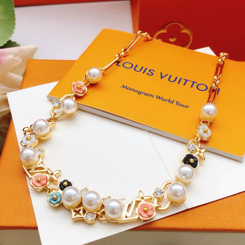 LV Necklace 12yxx204 (5)