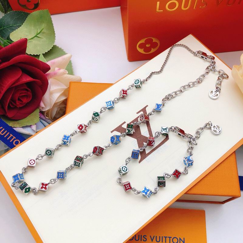 LV Necklace 12yxx206 (3)