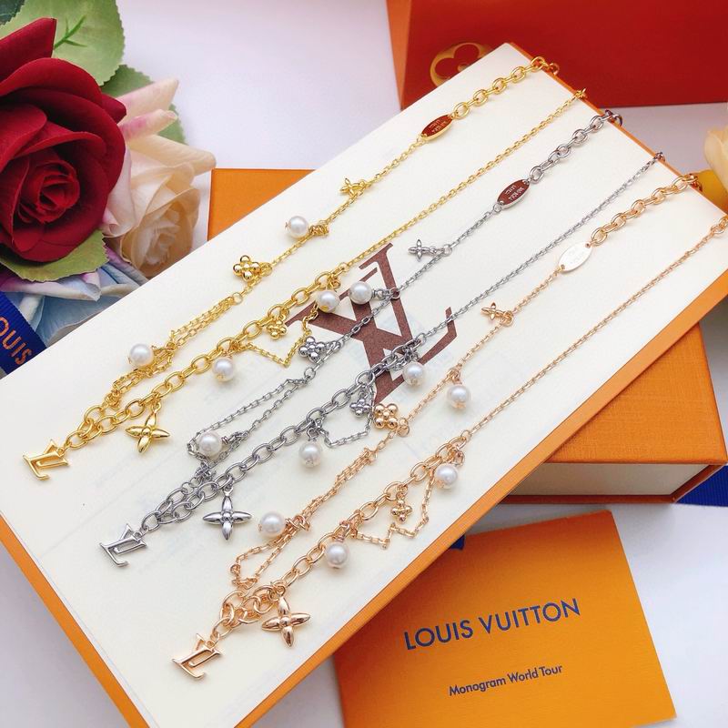 LV Necklace 12yxx207 (1)