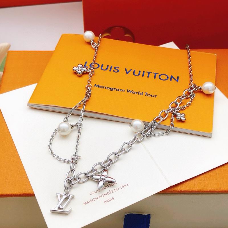 LV Necklace 12yxx207 (2)