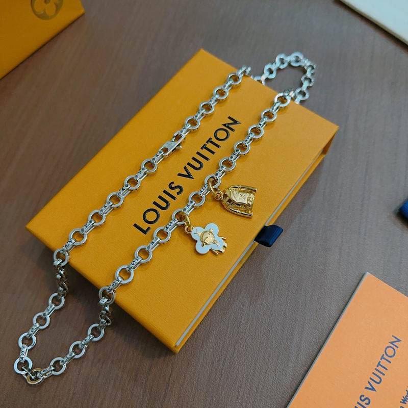 LV Necklace 12yxx209 (1)