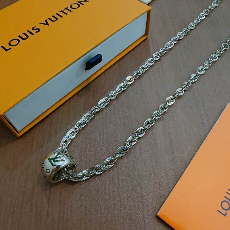 LV Necklace 12yxx220 (1)