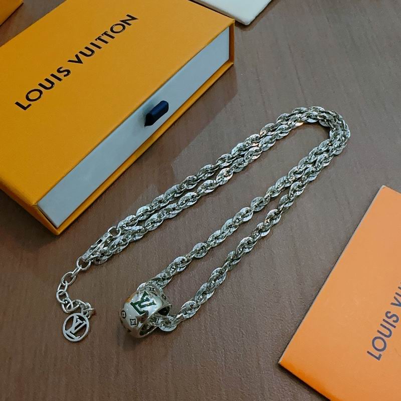 LV Necklace 12yxx220 (2)