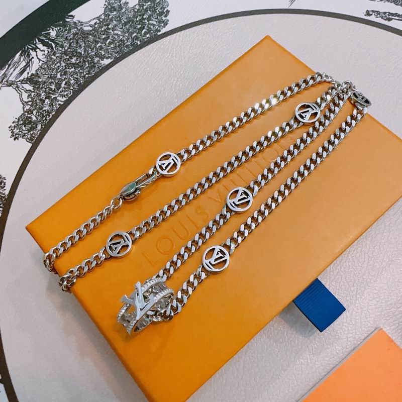 LV Necklace 12yxx224 (1)
