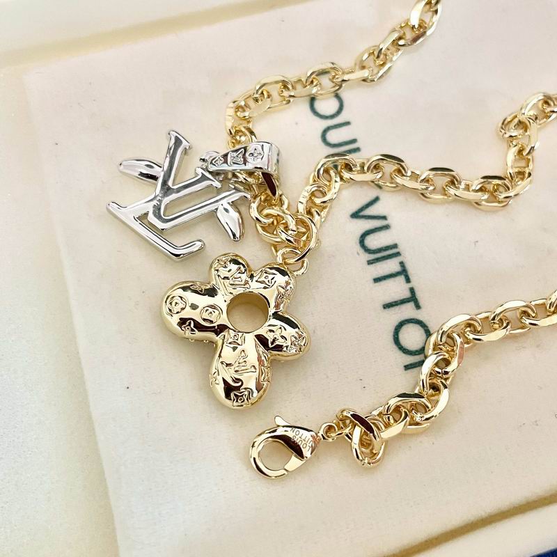LV Necklace 12yxx226 (4)
