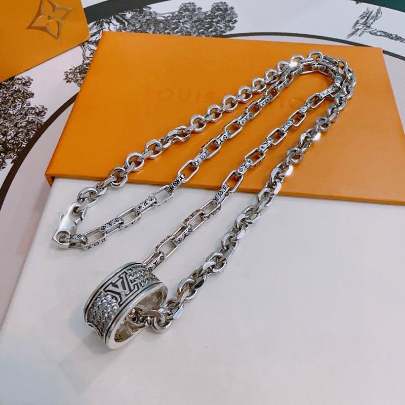 LV Necklace 12yxx229 (2)