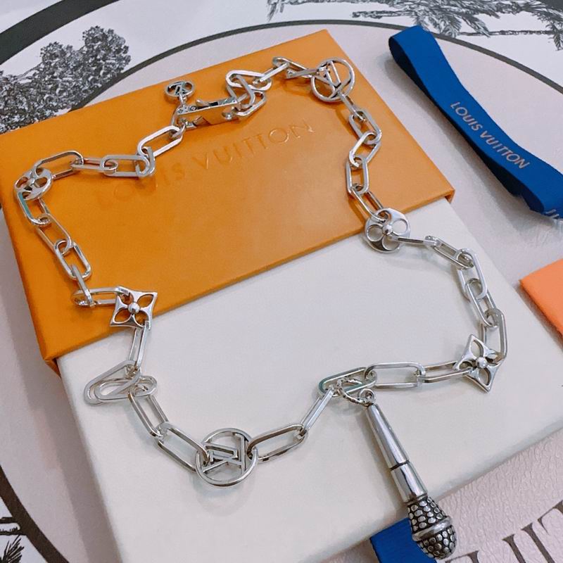 LV Necklace 12yxx230 (1)