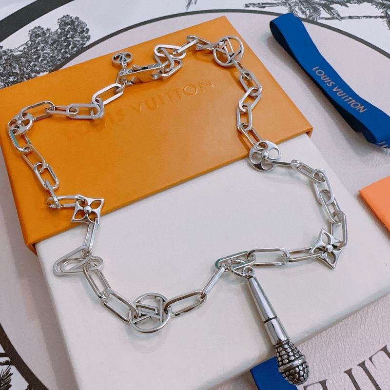 LV Necklace 12yxx230 (2)