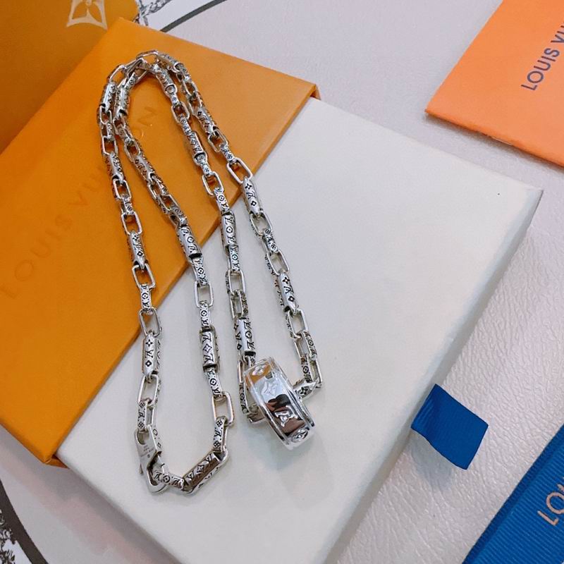 LV Necklace 12yxx235 (4)