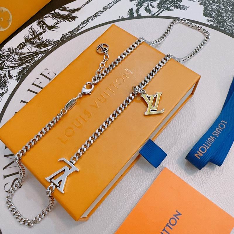 LV Necklace 12yxx239 (2)