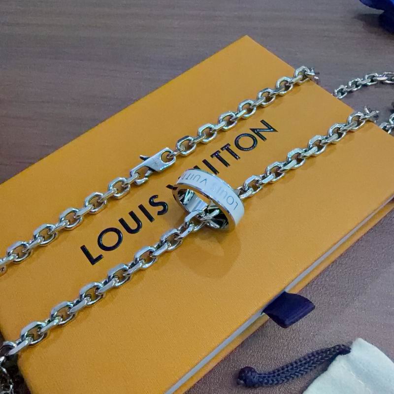 LV Necklace 12yxx243 (6)