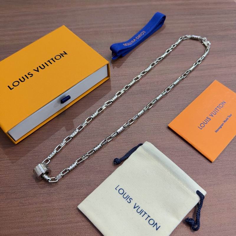 LV Necklace 12yxx245 (2)