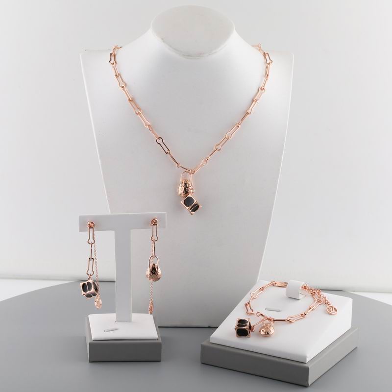 LV Suits 01yxx19 (4)