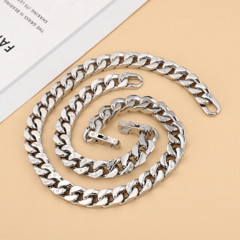 LV Suits 01yxx21 (10)