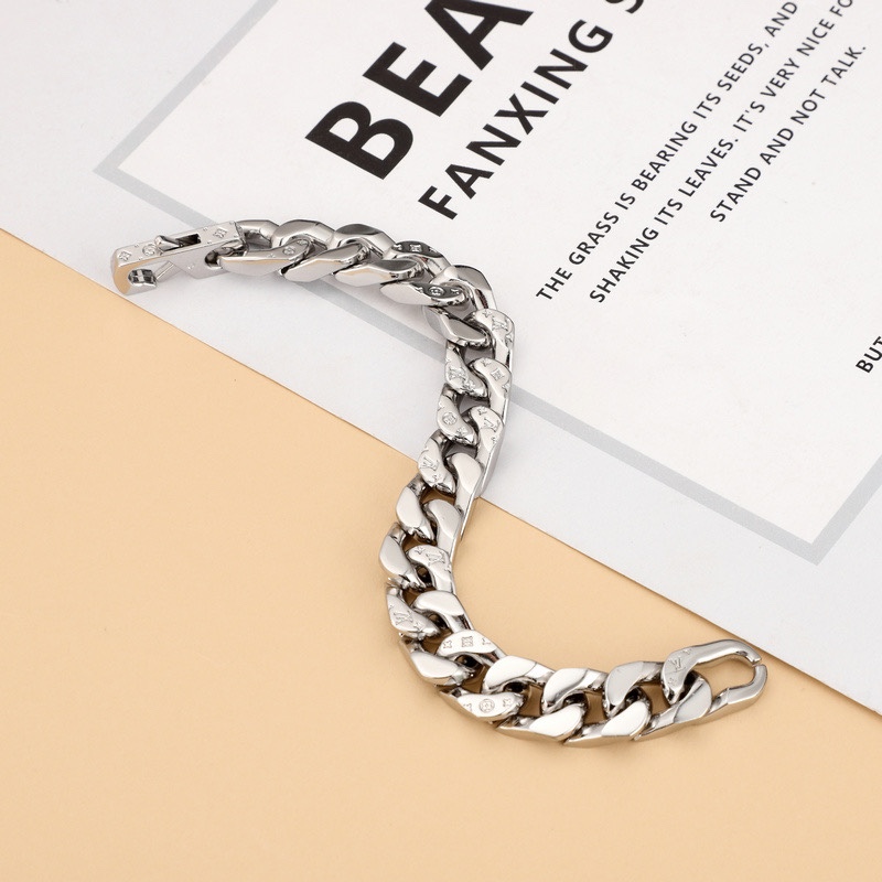 LV Suits 01yxx21 (3)