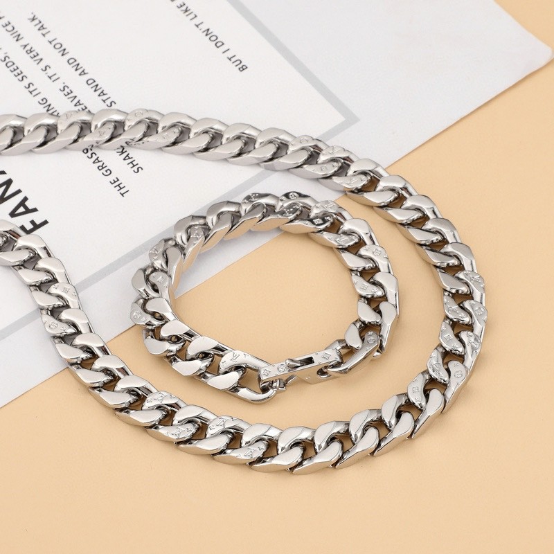 LV Suits 01yxx21 (5)