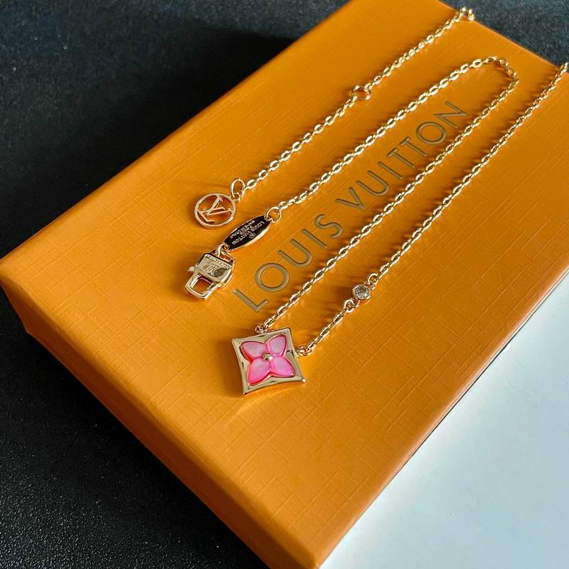 LV Suits 01yxx22 (27)