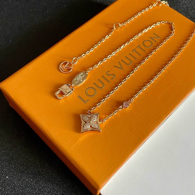 LV Suits 01yxx22 (30)