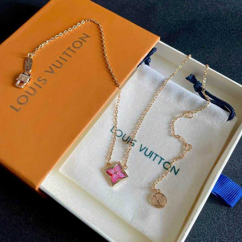 LV Suits 01yxx22 (6)