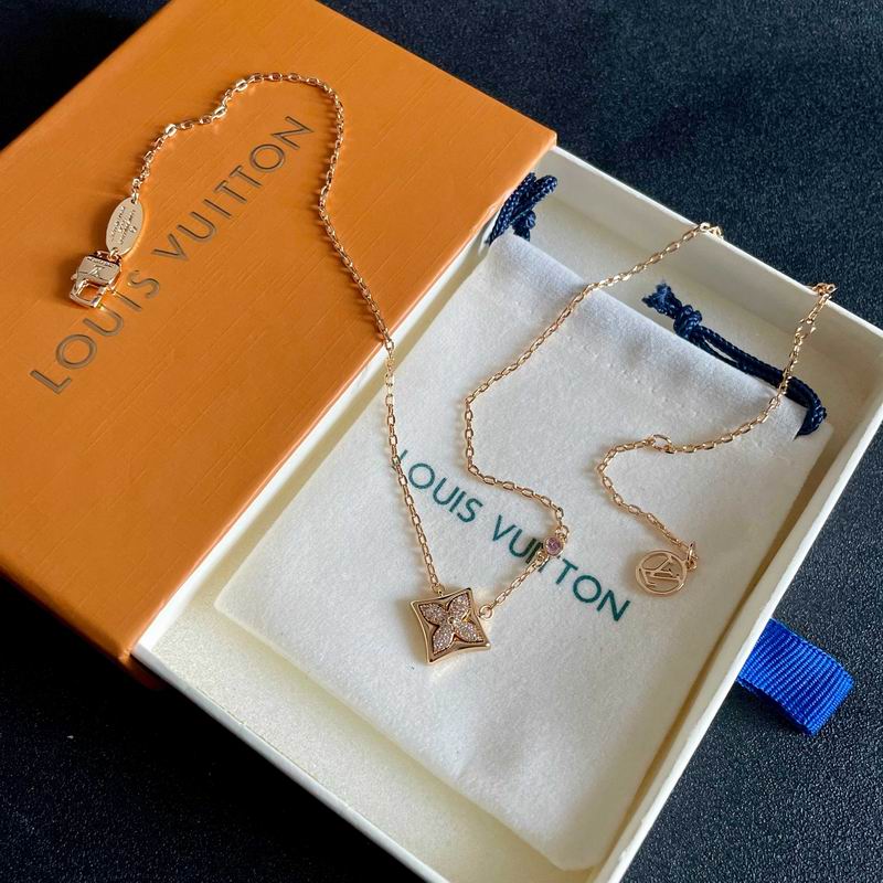 LV Suits 01yxx22 (7)