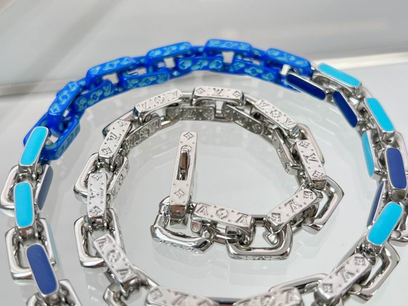 LV Suits 01yxx24 (5)