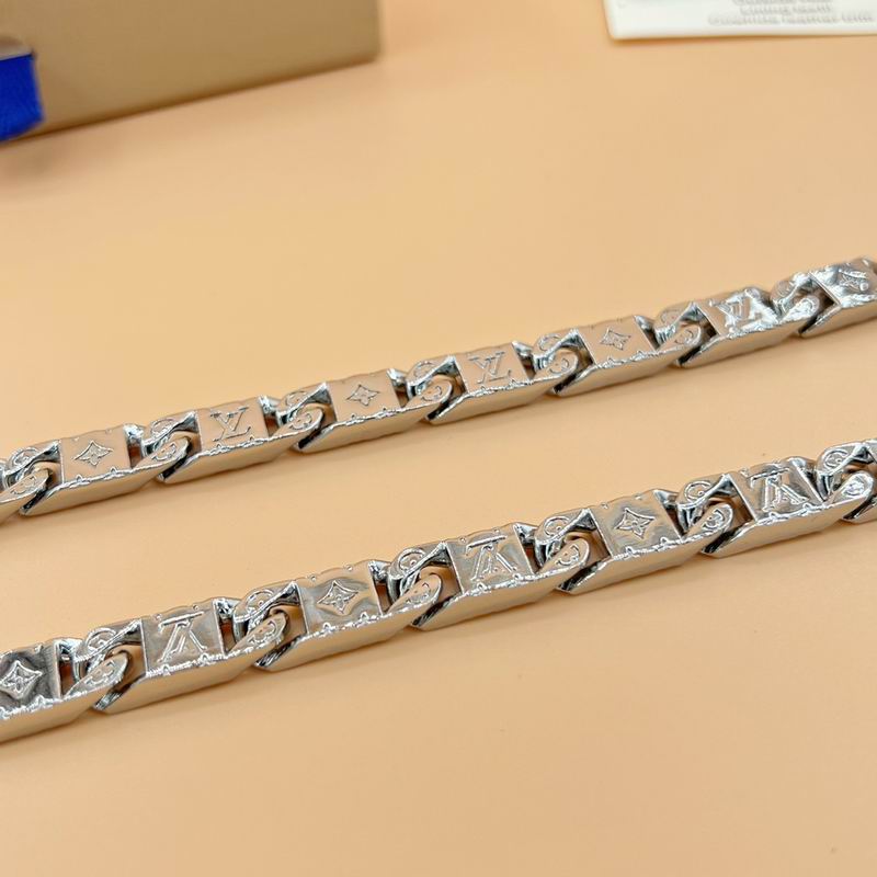 LV Suits 01yxx27 (11)