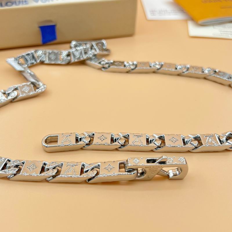 LV Suits 01yxx27 (12)