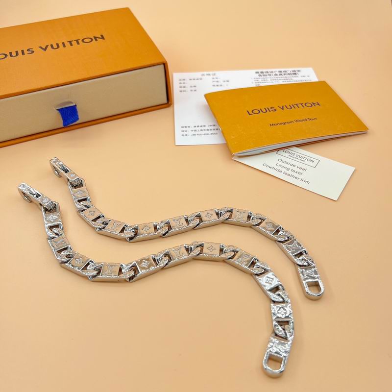 LV Suits 01yxx27 (6)